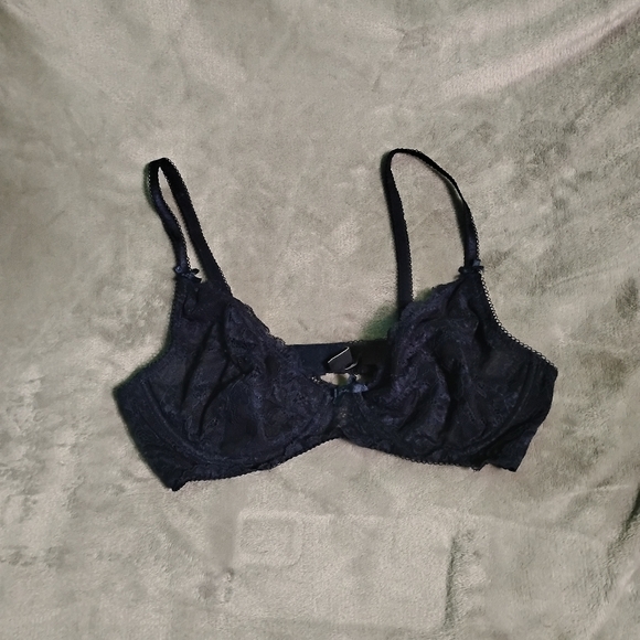 Pretty, sexy, hot, elegant, attractive Figleaves navy blue lace bra size 38C - Picture 1 of 9
